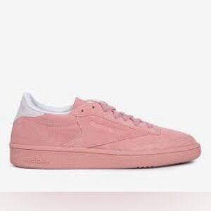 Reebok Women's Club C 85 Nubuck Chalk Pale Pink / size 9 / comfy / colorful